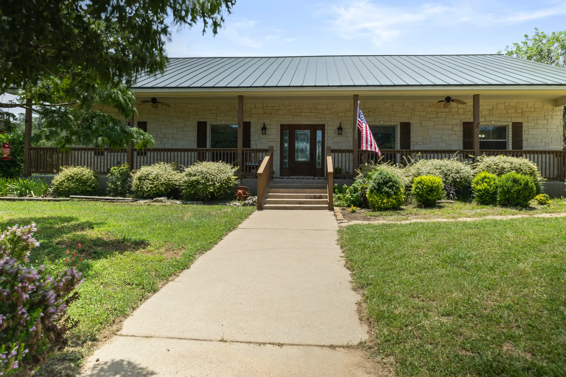 Front exterior of 515 Liberty Dr
